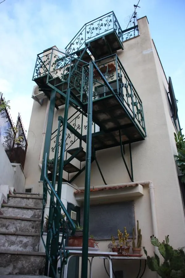 Guest house Stanza In Villa Liberty A Mondello Palermo Italy